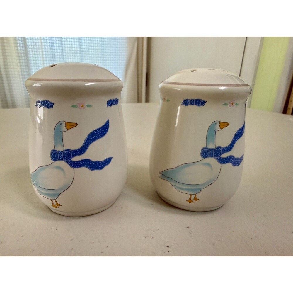 Vintage Country Goose Salt & Pepper Shakers Blue Ribbon Farmhouse Cottage Core